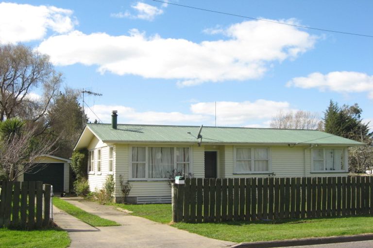 Photo of property in 42 Flower Street, Bulls, 4818