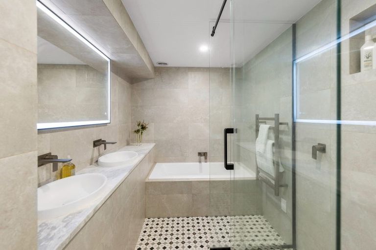 Photo of property in 97 Scenic Drive, Titirangi, Auckland, 0604