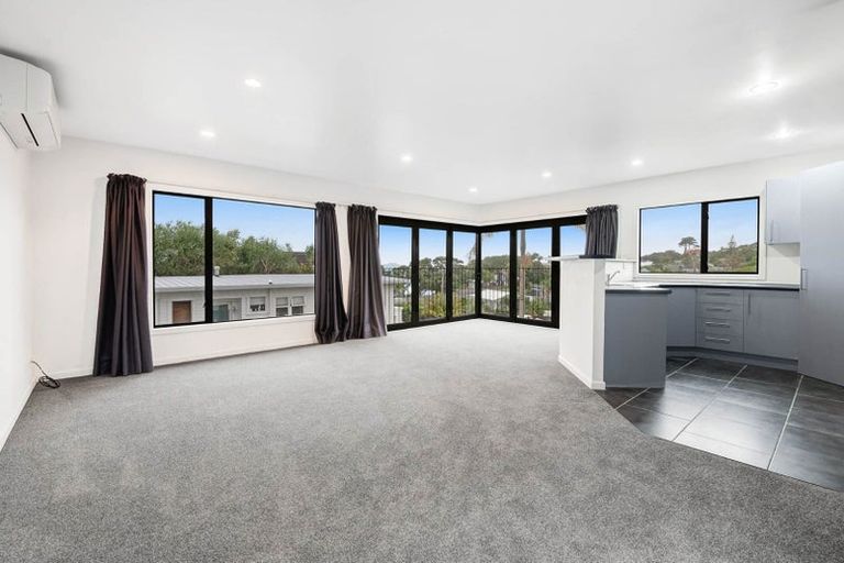 Photo of property in 1/5 Zealandia Road, Manly, Whangaparaoa, 0930