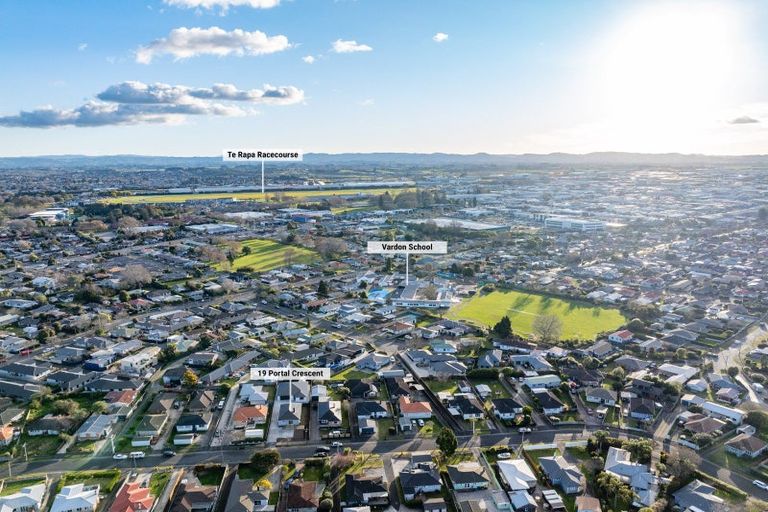 Photo of property in 19 Portal Crescent, Beerescourt, Hamilton, 3200