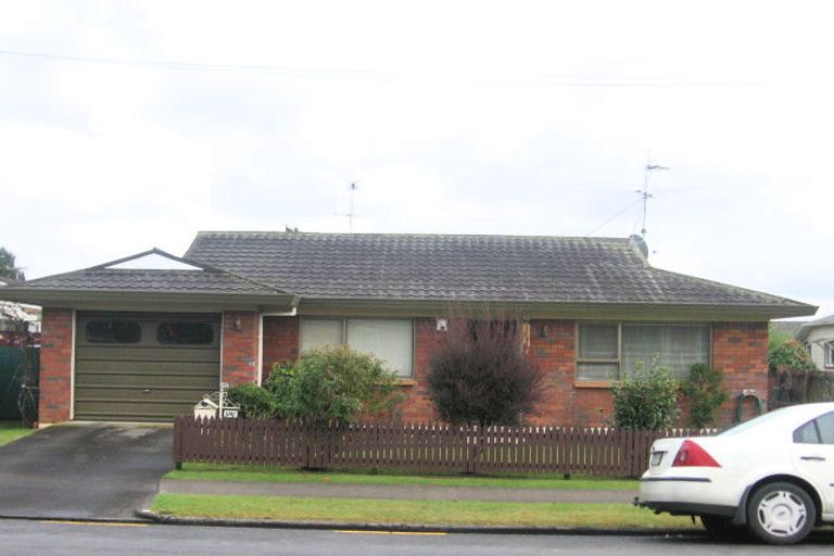 Photo of property in 2/47 East Street, Papakura, 2110