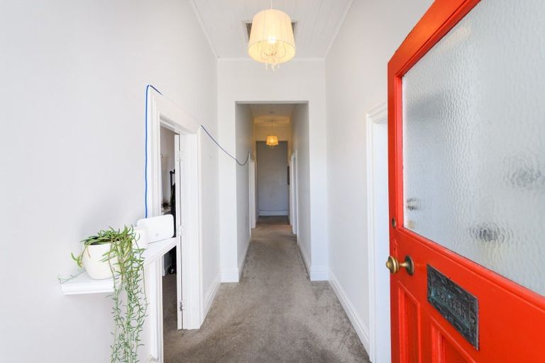 Photo of property in 84 Featherston Street, Takaro, Palmerston North, 4412