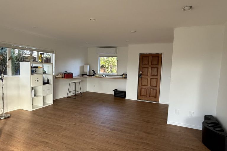 Photo of property in 25 Fearnley Grove, Albany, Auckland, 0632