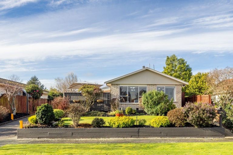 Photo of property in 24 Jenkins Avenue, Redwood, Christchurch, 8051