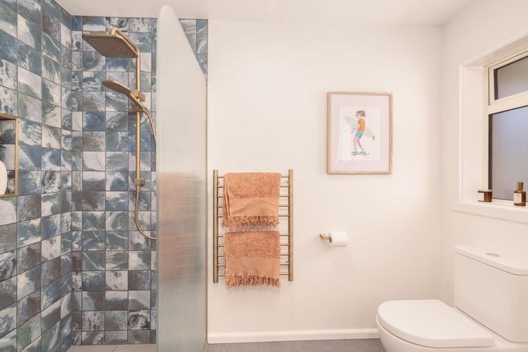 Photo of property in 6 Laing Crescent, Heathcote Valley, Christchurch, 8022