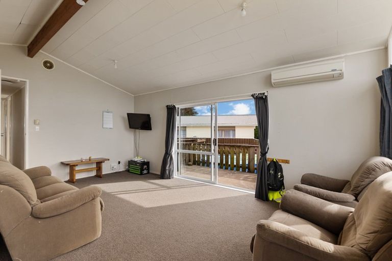 Photo of property in 2 Caesar Street, Stratford, 4332