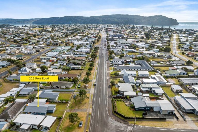 Photo of property in 225 Port Road, Whangamata, 3620