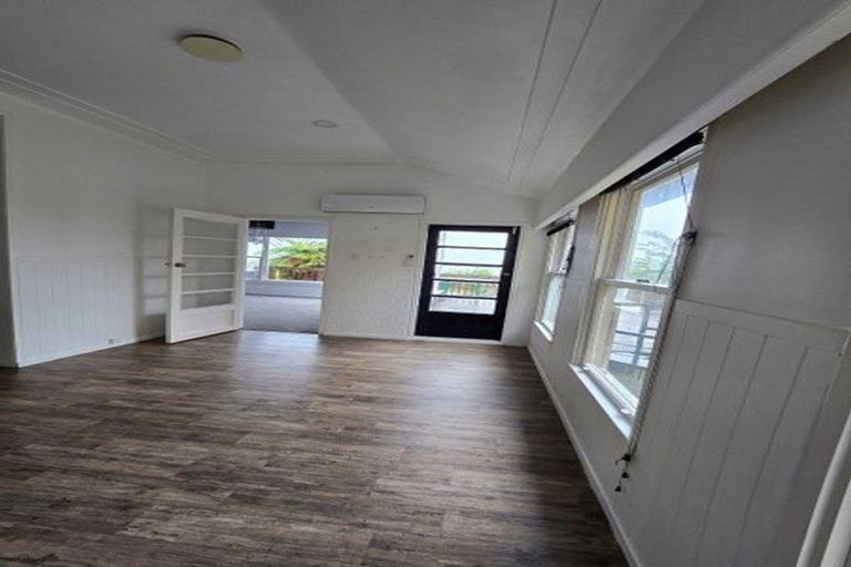 Photo of property in 172 Kawaha Point Road, Kawaha Point, Rotorua, 3010