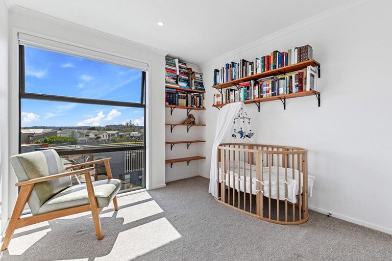 Photo of property in 16 Raranga Lane, Hobsonville, Auckland, 0616