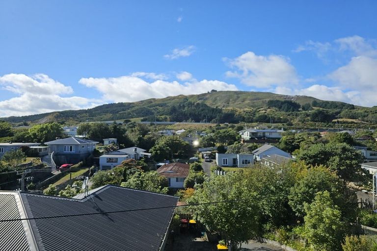 Photo of property in 9 Bell Street, Tawa, Wellington, 5028