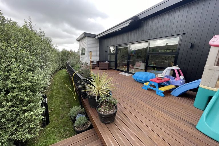 Photo of property in 16 Puriri Road, Pukekohe, 2120