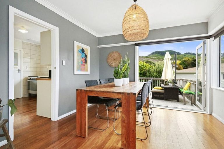 Photo of property in 68 Redwood Avenue, Tawa, Wellington, 5028
