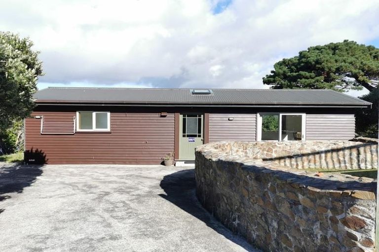 Photo of property in 92 Nicholson Road, Khandallah, Wellington, 6035