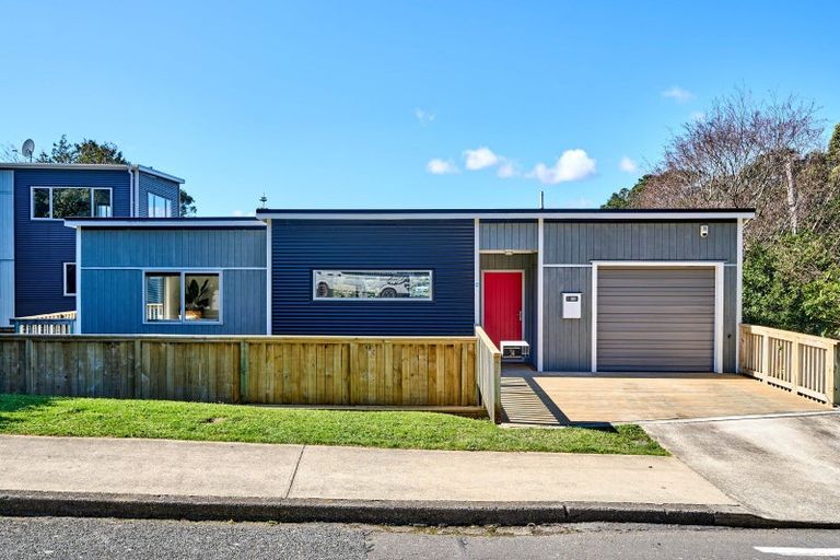 Photo of property in 3a Chester Road, Tawa, Wellington, 5028