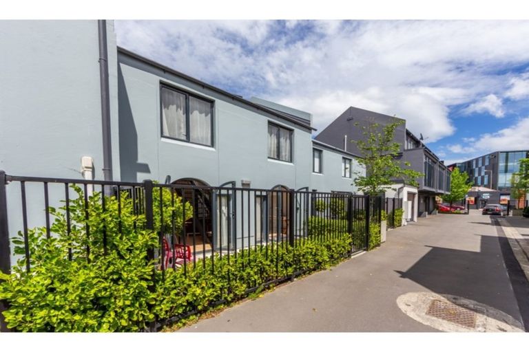 Photo of property in 11/388 Montreal Street, Christchurch Central, Christchurch, 8013