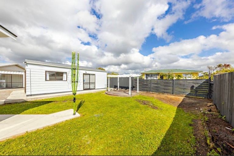 Photo of property in 24 President Avenue, Papakura, 2110