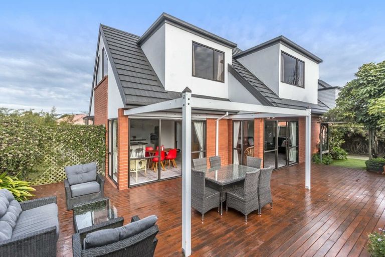 Photo of property in 4 Parkwood Place, Parklands, Christchurch, 8083