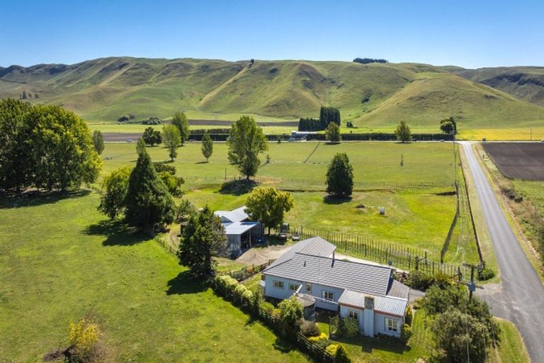 Photo of property in 32 Poukawa Road, Poukawa, Hastings, 4178