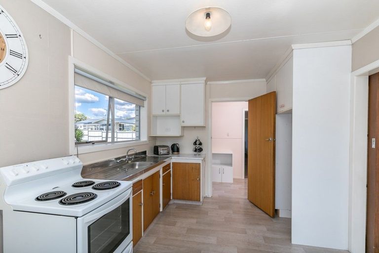 Photo of property in 8a Tanekaha Place, Pukete, Hamilton, 3200