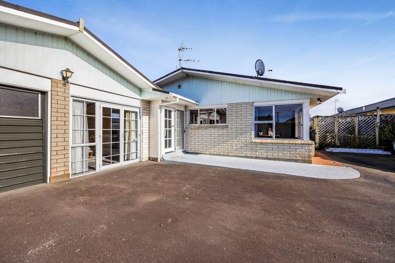 Photo of property in 3a Surrey Street, Hawera, 4610