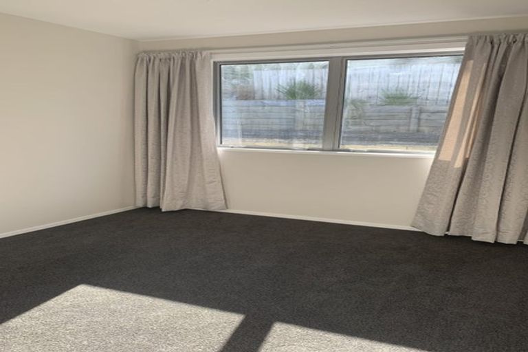 Photo of property in 137a Newlands Road, Newlands, Wellington, 6037