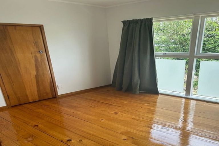 Photo of property in 2/70 Gladstone Road, Northcote, Auckland, 0627