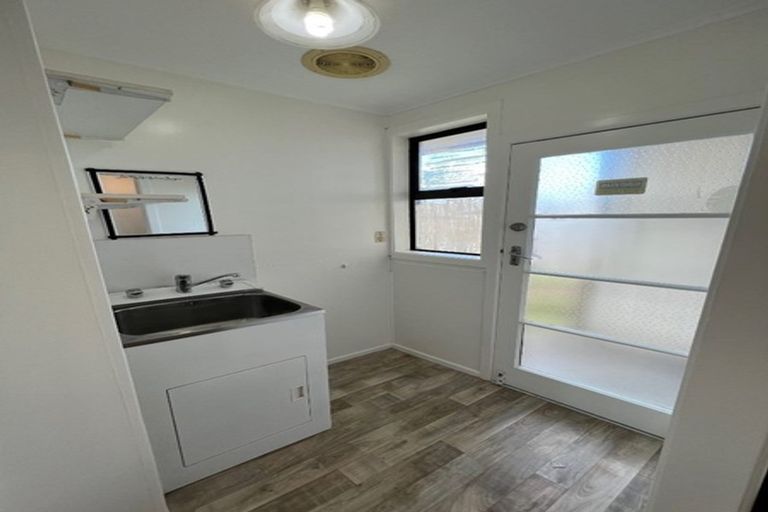 Photo of property in 65 Astley Avenue, New Lynn, Auckland, 0600