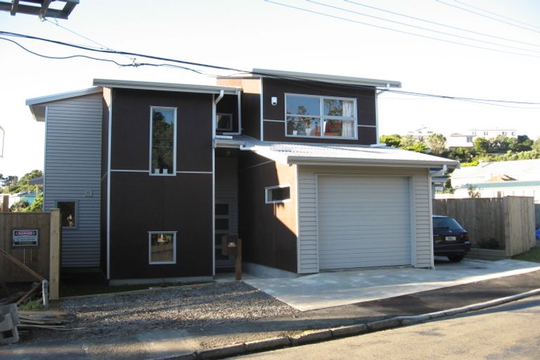 Photo of property in 47b Lyndfield Lane, Newlands, Wellington, 6037