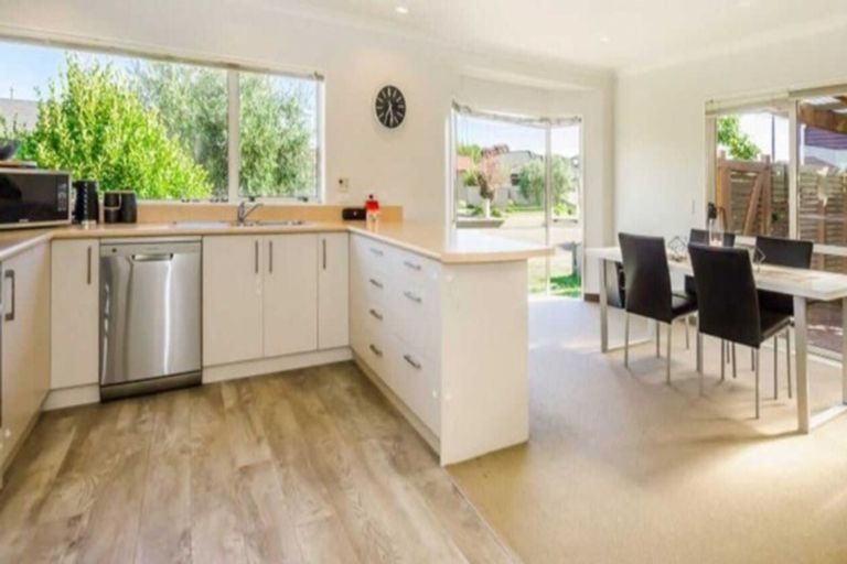 Photo of property in 34 Regent Drive, Paraparaumu Beach, Paraparaumu, 5032