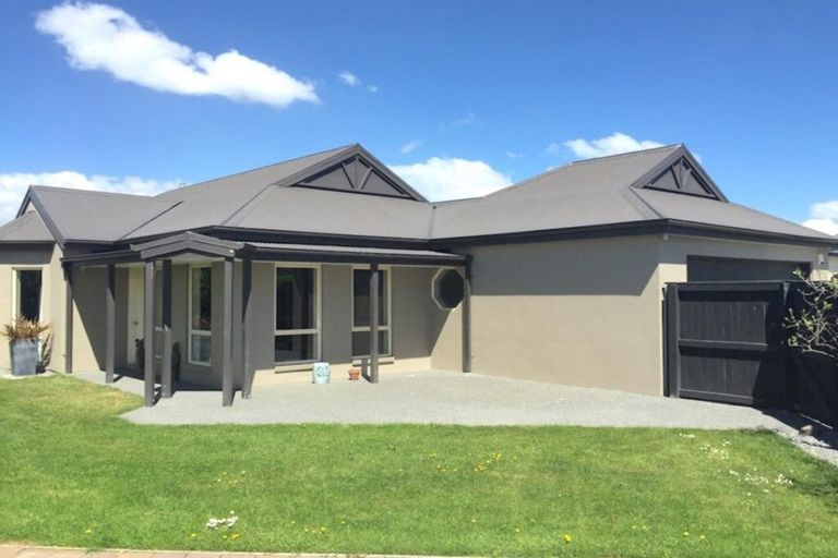 Photo of property in 33 William Dawson Crescent, Wigram, Christchurch, 8025