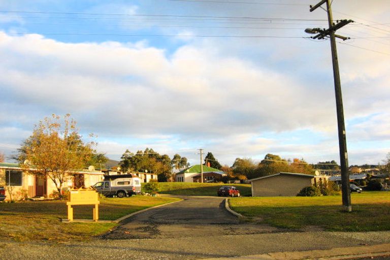 Photo of property in 42 Copinsha Street, Palmerston, 9430