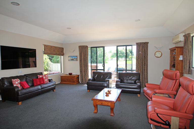 Photo of property in 17 Charles Street, Weston, Oamaru, 9401