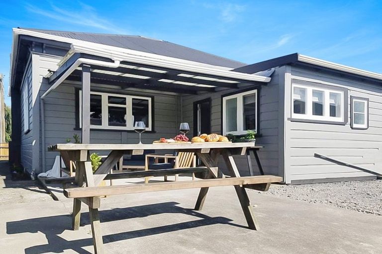 Photo of property in 10 Rira Street, Marton, 4710