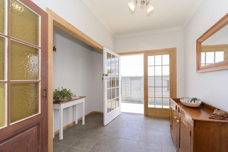 Photo of property in 20 Perrin Place, Kelvin Grove, Palmerston North, 4414
