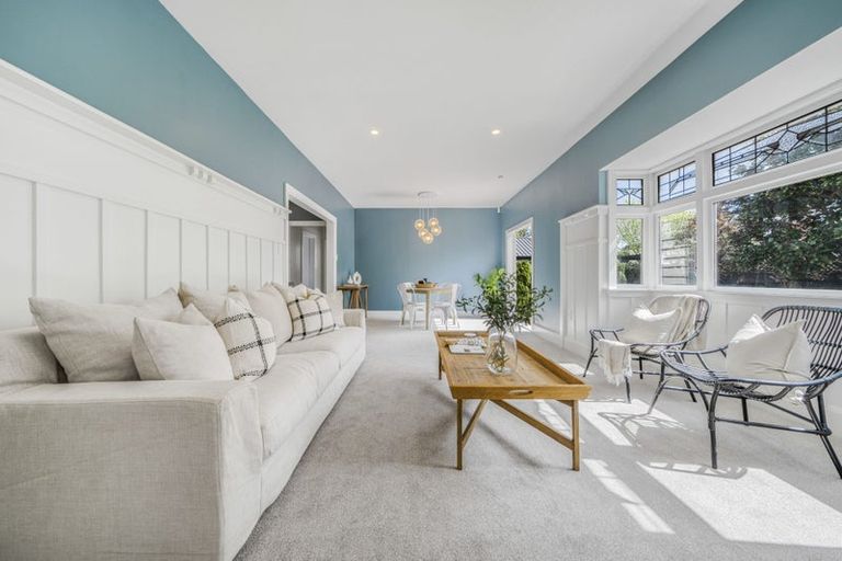 Photo of property in 167 Centaurus Road, Saint Martins, Christchurch, 8022