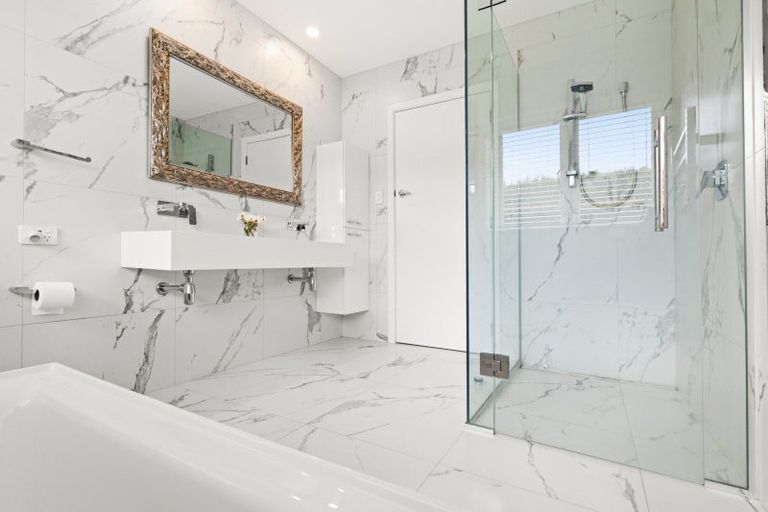 Photo of property in 17 Brookvale Road, Havelock North, 4130