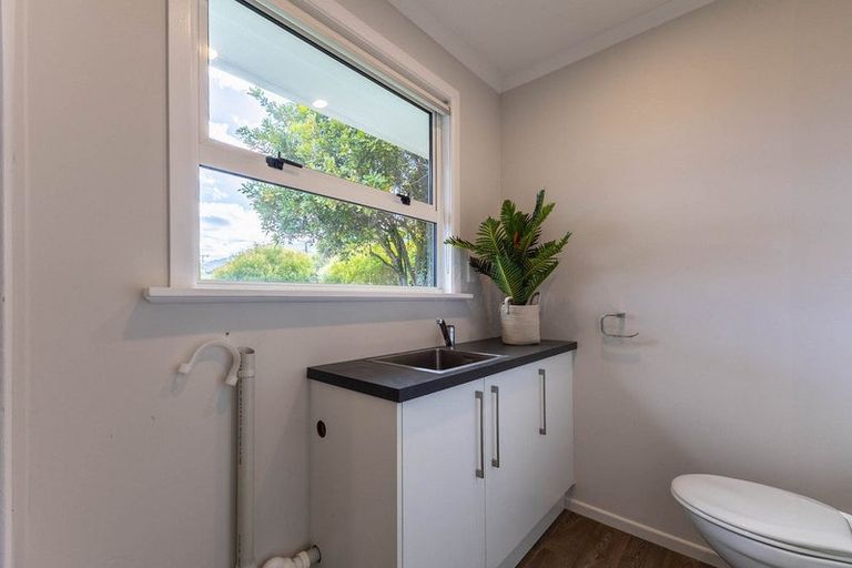 Photo of property in 40 Seddon Street, Waikanae, 5036