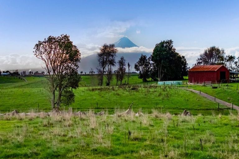 Photo of property in Pikitoroa Road, Normanby, Hawera, 4675
