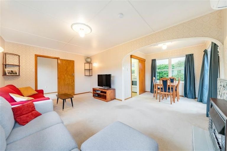 Photo of property in 30 Karamu Crescent, Wainuiomata, Lower Hutt, 5014