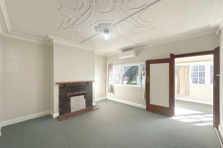 Photo of property in 18-18a Ludlam Crescent, Woburn, Lower Hutt, 5010