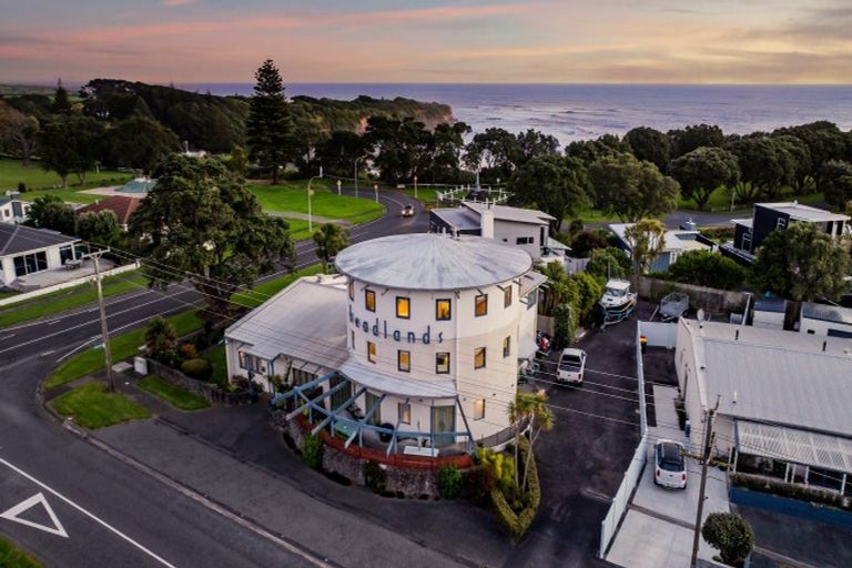 Photo of property in Headlands Opunake, 32 Fox Street, Opunake, 4616