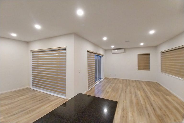 Photo of property in 34 Silvereye Road, Hobsonville, Auckland, 0616