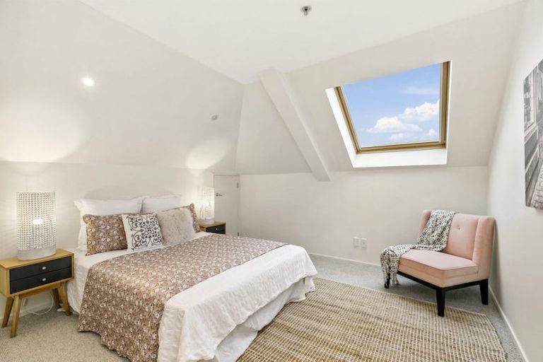 Photo of property in Coromandel Heights, 4/111 Coromandel Street, Newtown, Wellington, 6021