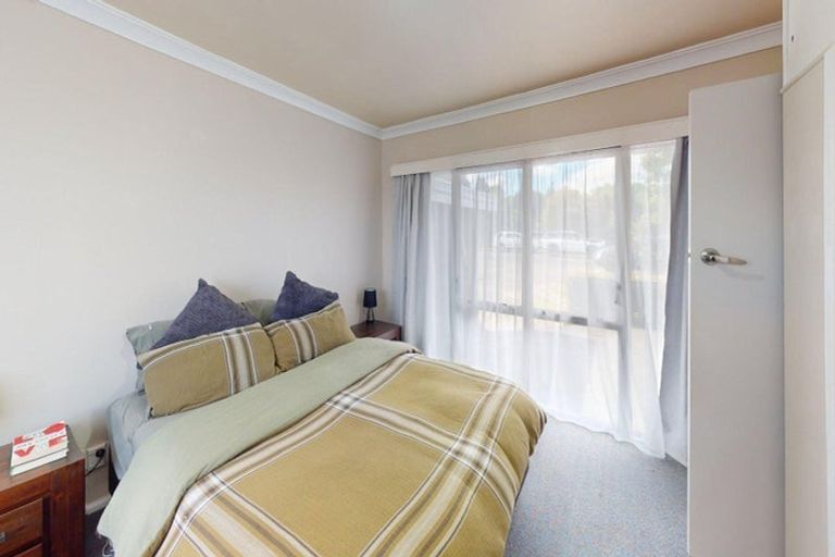 Photo of property in 23 Featherston Street, Takaro, Palmerston North, 4412