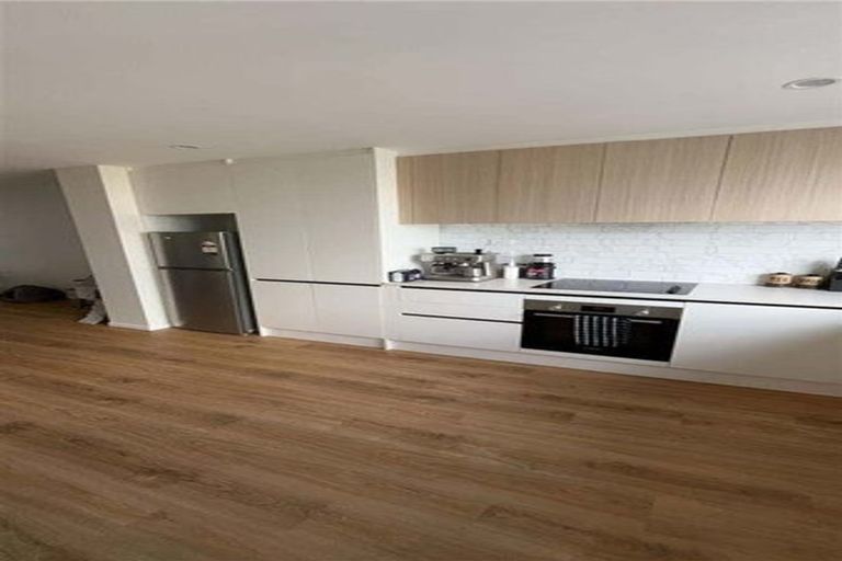 Photo of property in 5a Colin Chester Drive, Silverdale, 0932