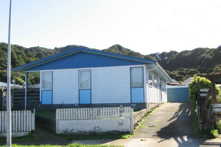 Photo of property in 18 Kumeroa Grove, Wainuiomata, Lower Hutt, 5014