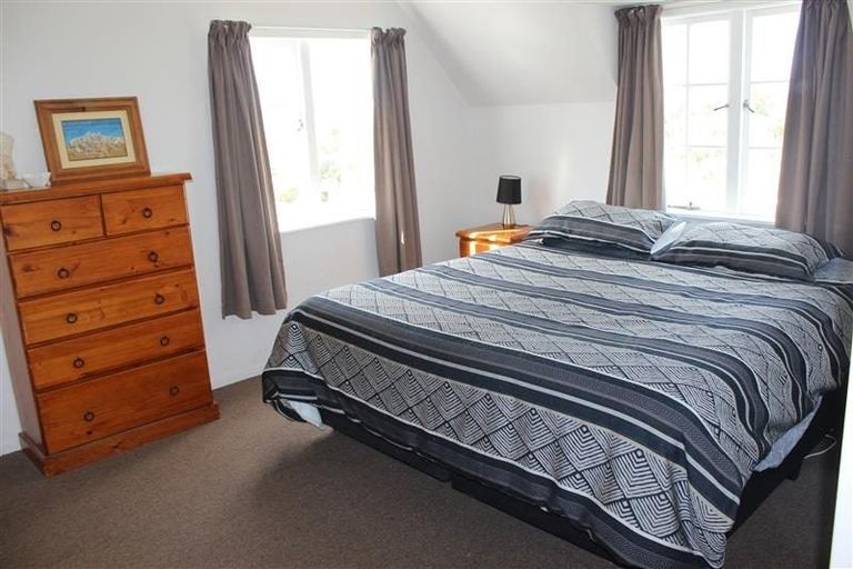 Photo of property in 2/7 Havana Place, Glenfield, Auckland, 0629