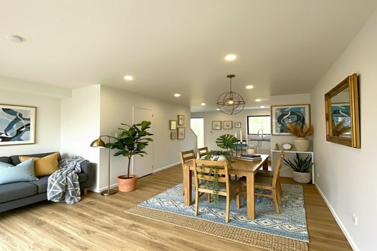 Photo of property in 321e Pakuranga Road, Pakuranga Heights, Auckland, 2010