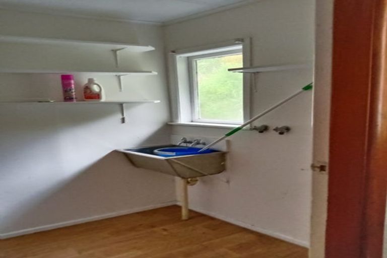 Photo of property in 2 Epsom Way, Karori, Wellington, 6012
