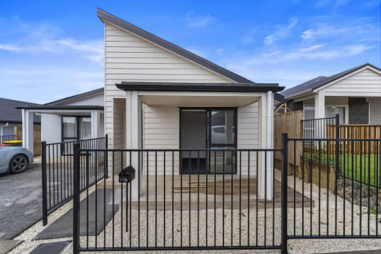 Photo of property in 6b Cronshaw Road, Karaka, Papakura, 2113